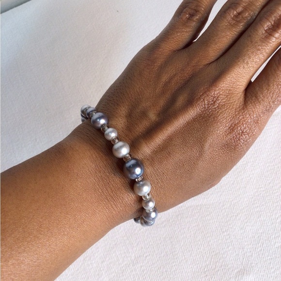 Lustrous Silver Pearl Necklace, Bracelet, and Earring Set - Picture 14 of 14